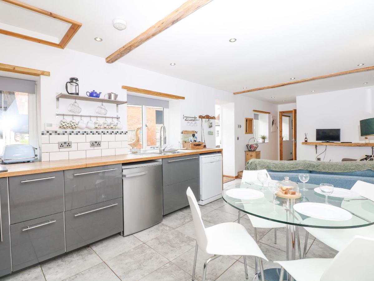 The Milk Shed Villa Plymtree Bagian luar foto