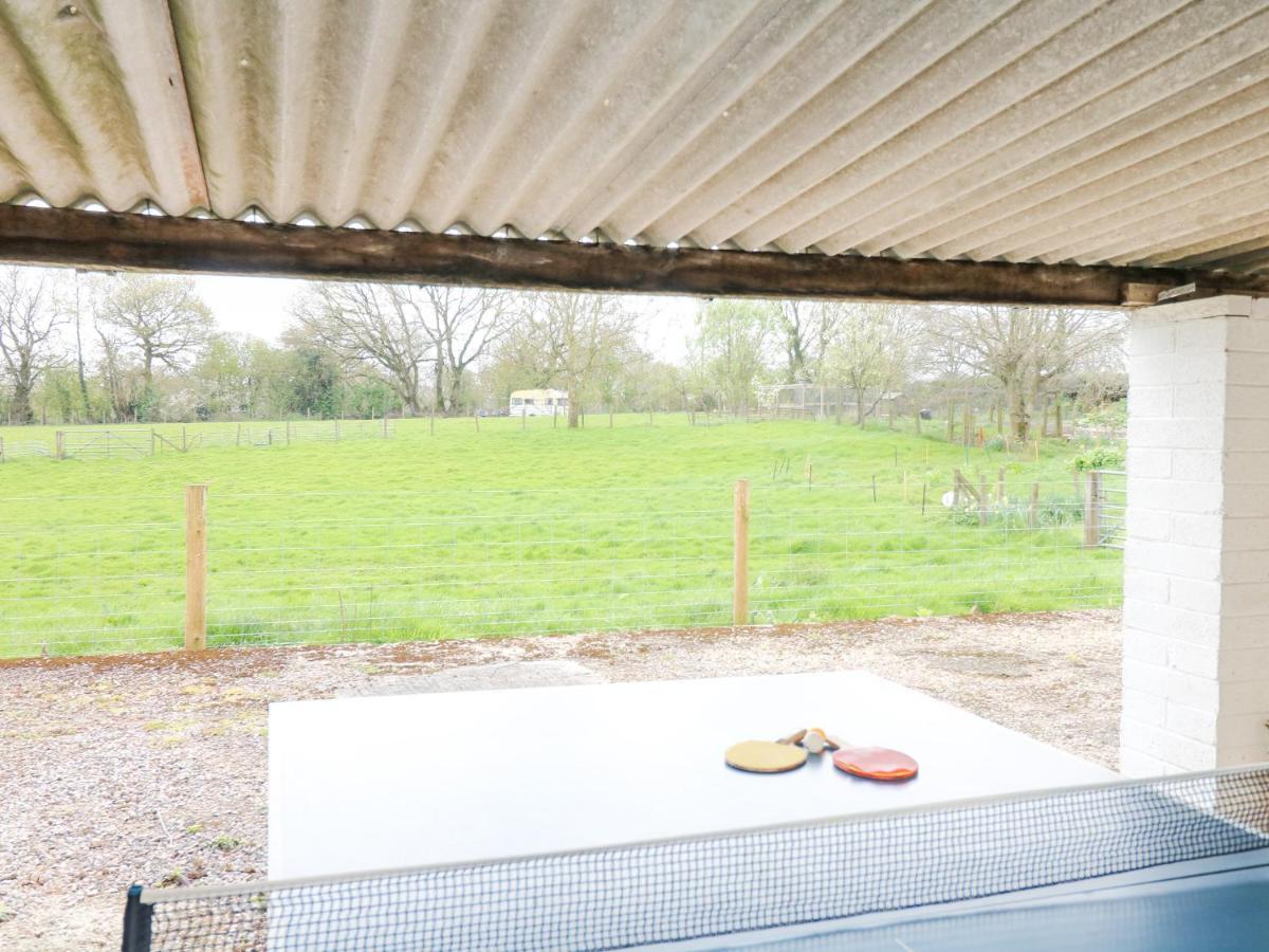 The Milk Shed Villa Plymtree Bagian luar foto